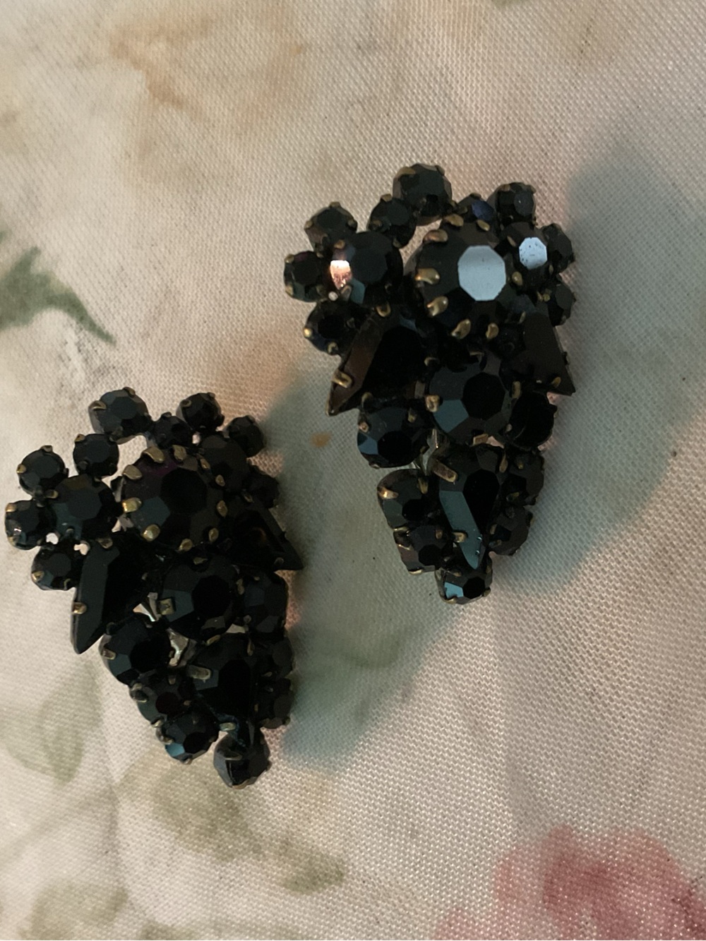 Vintage Black Rhinestone clip on earrings